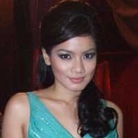 Titi Kamal Ngidam ke Inggris Gratis