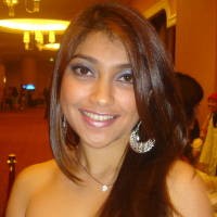 Sarah Azhari Kembali Berdendang