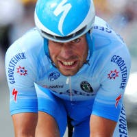 Schumacher Juara dan Rebut Jaket Kuning