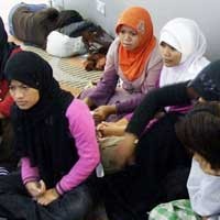 TKI Terpaksa Meminta Makanan