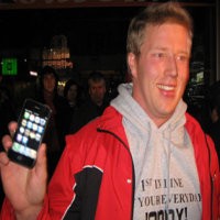 Siapa Pemilik iPhone 3G Pertama di Dunia?