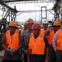 Pembangunan Jembatan Suramadu Hampir Rampung