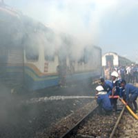 Api yang Membakar KA Cantik Ekspres Dijinakkan