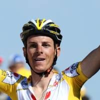 Ricco Menang, Kirchen Rebut Jaket Kuning