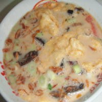 Menikmati Kuliner di Pinggir Pantai Ternate