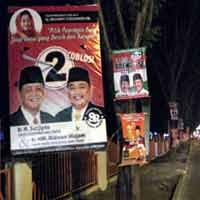 Poster SR di Kediri Dibakar Orang Tak Dikenal 