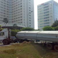 Truk Trailer Belum Dievakuasi, Casablanca Macet Parah