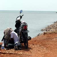 Pantai Boom Tuban yang Terlupakan