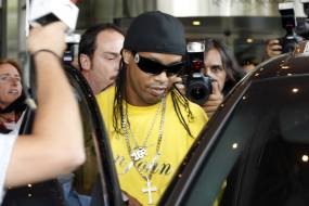 Dinho, 72 Jam Menuju Klub Baru