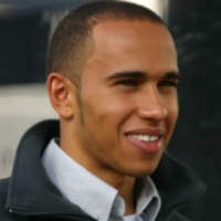 Adu Kebut Hamilton dengan Pesawat Jet