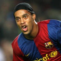 Milan Resmi Dapatkan Ronaldinho