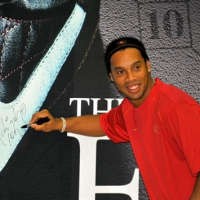 Dinho, Pemupus Dahaga Superstar Milan