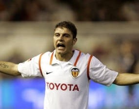 Selamatkan Kas, Valencia Lego Joaquin?