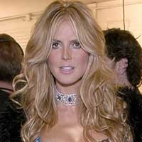 Heidi Klum Asuransikan Kakinya US$ 2,2 Juta