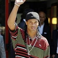 Efek Dinho, Tiket Musiman Makin Laku