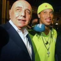 Ronaldinho Pembelian Terakhir Milan 