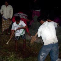 Liang Makam Dua Terpidana Mati Digali 20 Orang