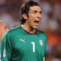 Buffon Jagokan Milan Raih Scudetto