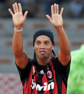 Dinho Tak Sabar Berduet dengan Kaka