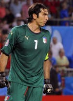 Langsung Dua Gelar, Buffon?