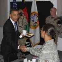Barack Obama Sarapan dengan Tentara AS di Kabul