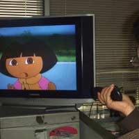 Jatah Nonton TV Buat Anak Cukup 2 Jam Saja