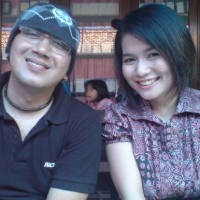 Digugat Cerai, Dea Mirella Jenguk Mertua Sakit