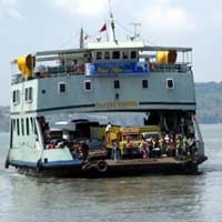 Saat Coblosan Pilgub, Dermaga Ujung Siapkan 6 Kapal Cadangan