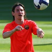 Messi Kenakan Nomor 10 Dinho?