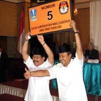Tim KarSa Yakin Pilgub Jatim Hanya Satu Putaran