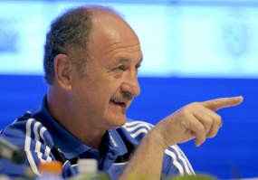 Scolari Akan Rebut Dua Gelar MU