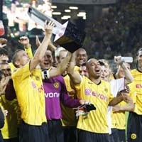 Dortmund Halangi Klinsi Raih Titel Perdana
