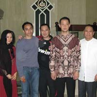 Seng Hoo Ong, Calon Suami Adinda Bakrie, Seorang Mualaf 