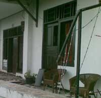 Dua Bom Molotov Dilemparkan Warga ke Asrama Putri SETIA