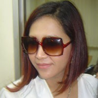 Ayah Diteror SMS, Maia Geram