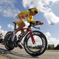 Sastre di Ambang Juara