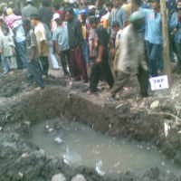 Marah, Warga Jambak Ryan Saat Tinggalkan Rumahnya