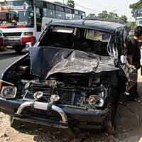 Mobil Digencet Truk & Bus, Camat Plumpang Lolos dari Maut