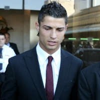 Gaya Selebritas Ronaldo Dibela Fergie