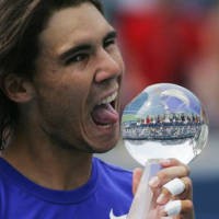 Juara, Nadal Kian Ancam Federer 