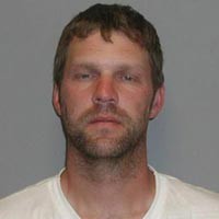 Raja Spam Kabur dari Penjara, Bunuh Diri dan Keluarga