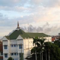 Gudang Terkunci, Petugas Kewalahan Padamkan Api