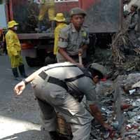 Ratusan Satpol PP Tertibkan PKL Kawasan Margoyoso