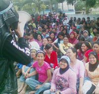 Demo Tuntut Pembayaran Upah