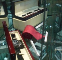 Mulai dari Pulpen, Dasi, Hingga Nokia E 90