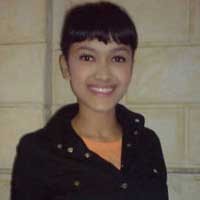 Tips Cegah Insiden Baju Melorot Julia Perez