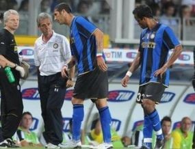 Mourinho Pikirkan Pertahanan