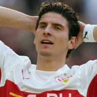 Gomez Tetap di Stuttgart