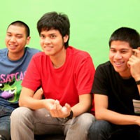 RAN Diserbu Penggemar Sampai Cidera