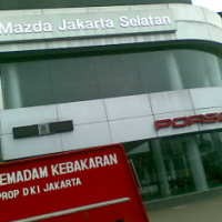 Show Room Mazda di Pondok Indah Terbakar 